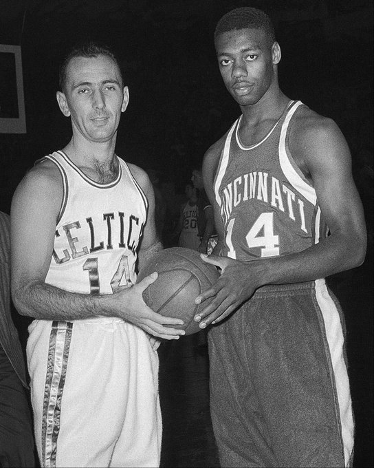 他不仅关注 他不仅关注