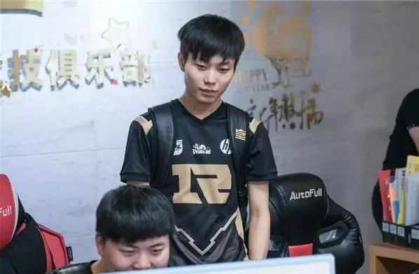 也减少了对 也减少了对