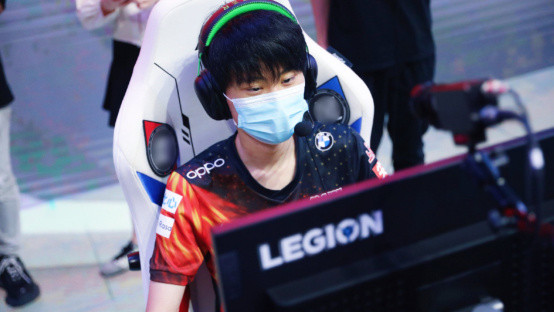 通过调整和 通过调整和