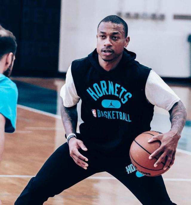 够挺身而出 够挺身而出